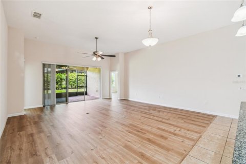 Villa ou maison à vendre à Poinciana, Floride: 2 chambres, 190.73 m2 № 1877274 - photo 7