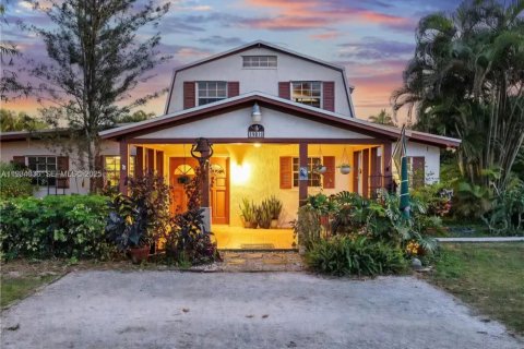 Casa en venta en Miami, Florida, 4 dormitorios, 329.62 m2 № 1992774 - foto 23