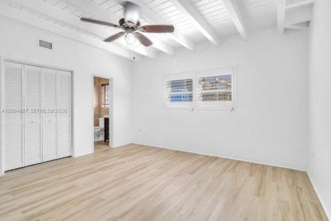 Casa en venta en Miami, Florida, 3 dormitorios, 218.51 m2 № 2382715 - foto 7