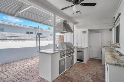 Casa en venta en Miami, Florida, 3 dormitorios, 218.51 m2 № 2382715 - foto 12