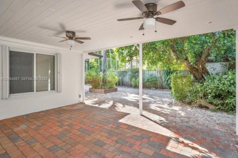 Casa en venta en Miami, Florida, 3 dormitorios, 218.51 m2 № 2382715 - foto 13