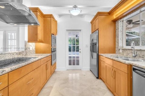 Casa en venta en Miami, Florida, 3 dormitorios, 218.51 m2 № 2382715 - foto 5