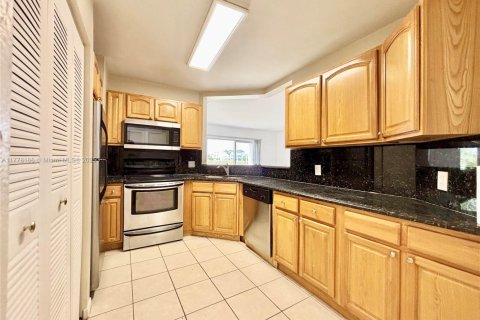 Condo in Oakland Park, Florida, 2 bedrooms  № 1713896 - photo 7