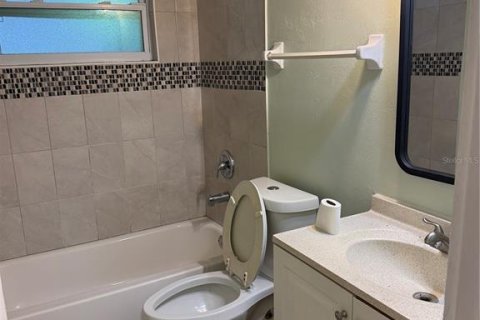 Casa en venta en Sarasota, Florida, 2 dormitorios, 117.99 m2 № 2150621 - foto 4