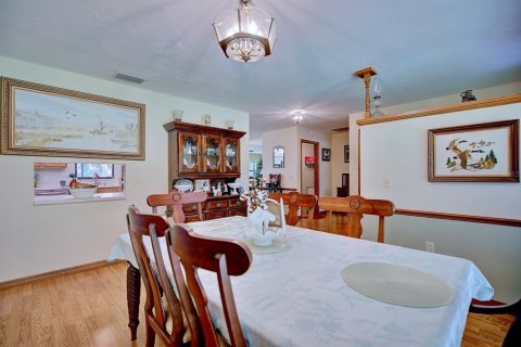 House in Avon Park, Florida 3 bedrooms, 172.89 sq.m. № 1894386 - photo 8