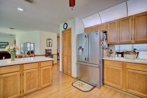 House in Avon Park, Florida 3 bedrooms, 172.89 sq.m. № 1894386 - photo 10