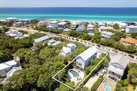 Villa ou maison à vendre à Seacrest, Floride: 3 chambres, 160.54 m2 № 559755 - photo 1