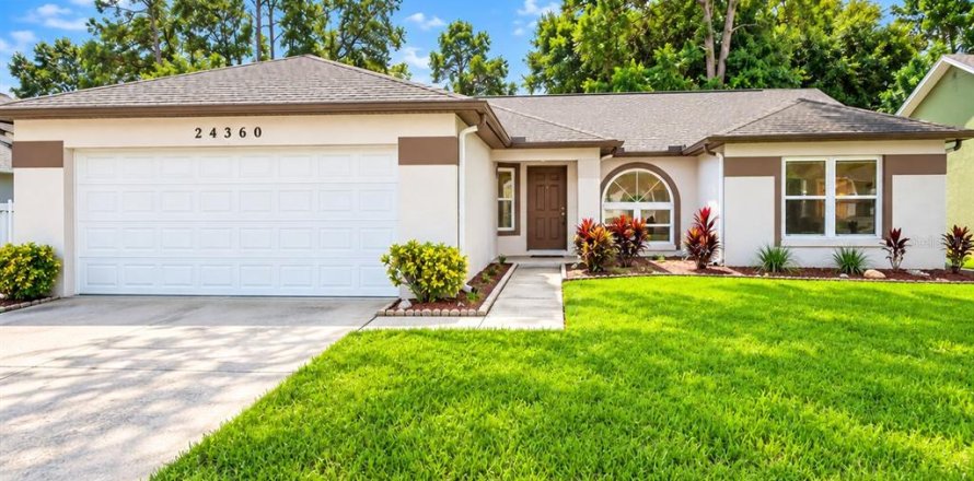 Casa en Land O' Lakes, Florida 3 dormitorios, 158.77 m2 № 2381231