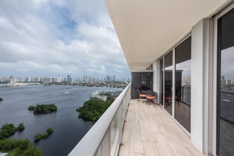 Condo à North Miami Beach, Floride, 2 chambres  № 2185556