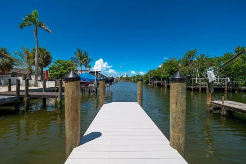 House in Holmes Beach, Florida 2 bedrooms, 97.55 sq.m. № 1873323 - photo 5