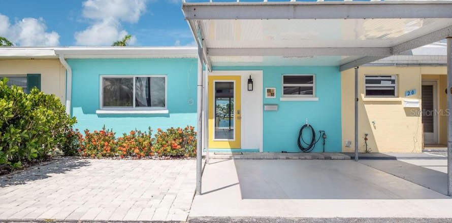 House in Holmes Beach, Florida 2 bedrooms, 97.55 sq.m. № 1873323