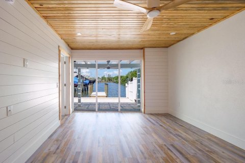 House in Holmes Beach, Florida 2 bedrooms, 97.55 sq.m. № 1873323 - photo 8