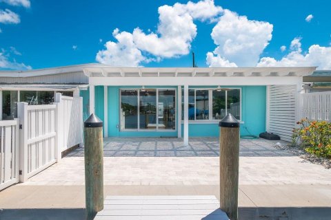 House in Holmes Beach, Florida 2 bedrooms, 97.55 sq.m. № 1873323 - photo 3