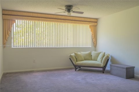 Condo in Sunrise, Florida, 2 bedrooms  № 1811474 - photo 5