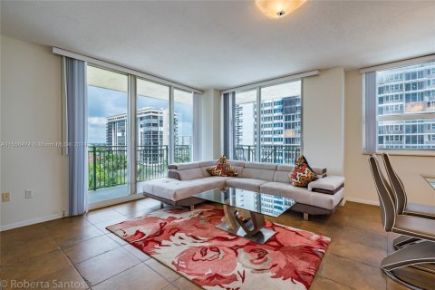 Condo in Hallandale Beach, Florida, 2 bedrooms  № 2039271 - photo 12