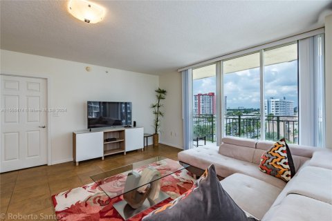 Condo in Hallandale Beach, Florida, 2 bedrooms  № 2039271 - photo 15
