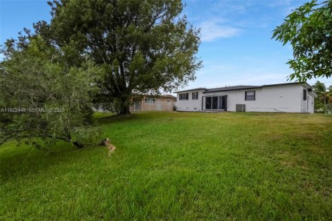 Casa en venta en Miami, Florida, 4 dormitorios, 153.85 m2 № 1976683 - foto 30