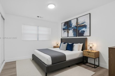 Casa en venta en Miami, Florida, 4 dormitorios, 153.85 m2 № 1976683 - foto 18