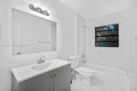 Casa en venta en Miami, Florida, 4 dormitorios, 153.85 m2 № 1976683 - foto 25