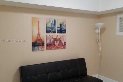 Copropriété à louer à Miami, Floride: 2 chambres, 137.4 m2 № 2154661 - photo 20