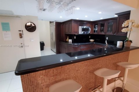 Copropriété à louer à Miami, Floride: 2 chambres, 137.4 m2 № 2154661 - photo 7