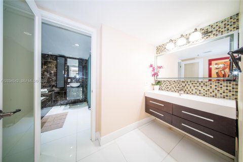 Copropriété à louer à Miami, Floride: 2 chambres, 137.4 m2 № 2154661 - photo 24