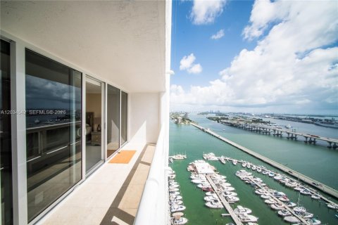Copropriété à louer à Miami, Floride: 2 chambres, 137.4 m2 № 2154661 - photo 3