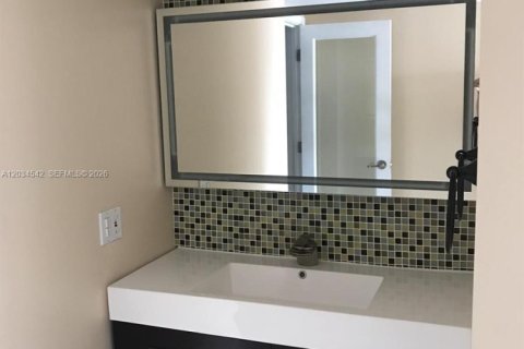 Copropriété à louer à Miami, Floride: 2 chambres, 137.4 m2 № 2154661 - photo 22
