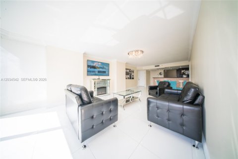 Copropriété à louer à Miami, Floride: 2 chambres, 137.4 m2 № 2154661 - photo 12