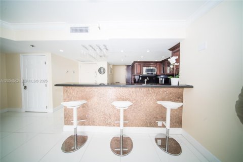 Copropriété à louer à Miami, Floride: 2 chambres, 137.4 m2 № 2154661 - photo 9