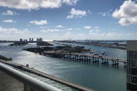 Copropriété à louer à Miami, Floride: 2 chambres, 137.4 m2 № 2154661 - photo 4