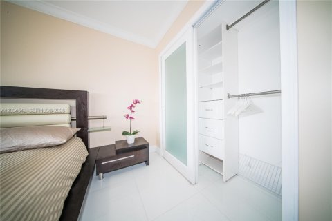 Copropriété à louer à Miami, Floride: 2 chambres, 137.4 m2 № 2154661 - photo 16