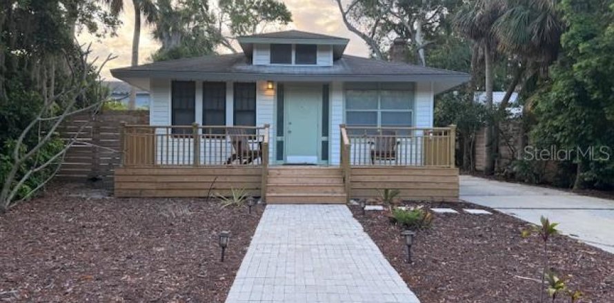 House in Sarasota, Florida 2 bedrooms, 89.19 sq.m. № 1631067