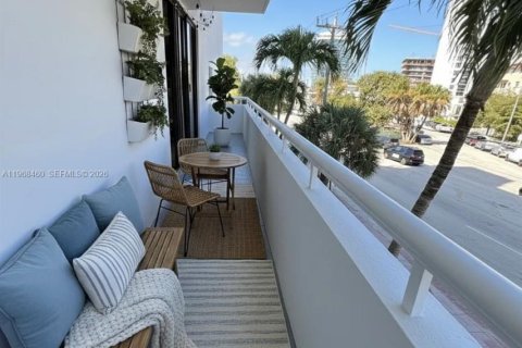 Copropriété à louer à Miami Beach, Floride: 1 chambre, 91.14 m2 № 2048020 - photo 2