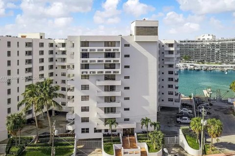 Copropriété à louer à Miami Beach, Floride: 1 chambre, 91.14 m2 № 2048020 - photo 11