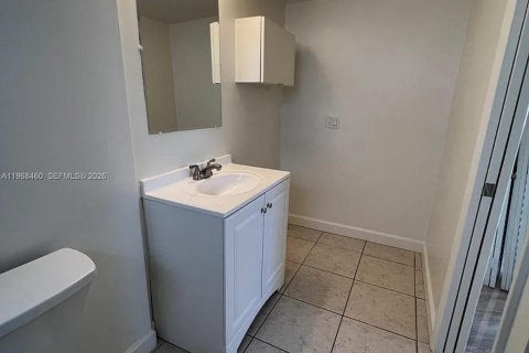 Copropriété à louer à Miami Beach, Floride: 1 chambre, 91.14 m2 № 2048020 - photo 20