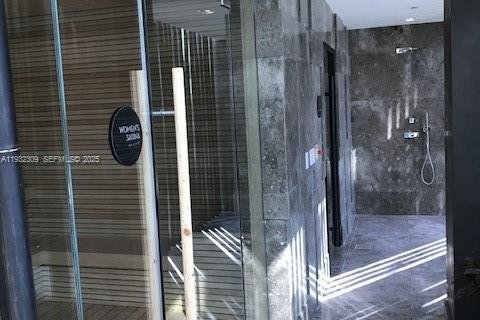 Copropriété à louer à Miami, Floride: 2 chambres, 123.19 m2 № 1990831 - photo 23