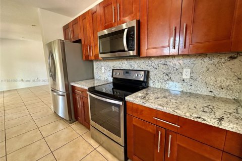 Купить виллу или дом в Майами, Флорида 4 спальни, 207.73м2, № 1930610 - фото 12