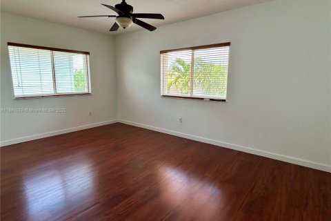 Купить виллу или дом в Майами, Флорида 4 спальни, 207.73м2, № 1930610 - фото 15