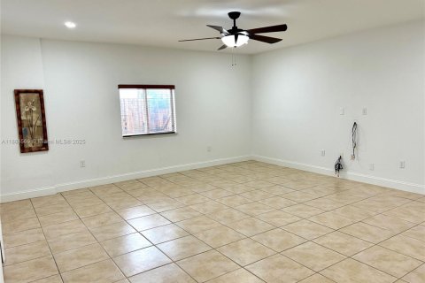 Купить виллу или дом в Майами, Флорида 4 спальни, 207.73м2, № 1930610 - фото 13