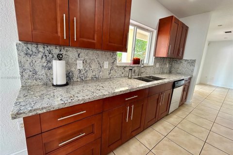 Купить виллу или дом в Майами, Флорида 4 спальни, 207.73м2, № 1930610 - фото 11