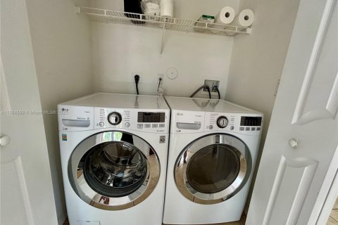 Купить виллу или дом в Майами, Флорида 4 спальни, 207.73м2, № 1930610 - фото 25