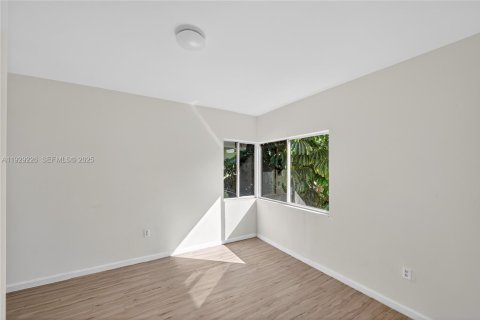 Снять в аренду квартиру в Майами-Бич, Флорида 1 спальня, № 1988745 - фото 11