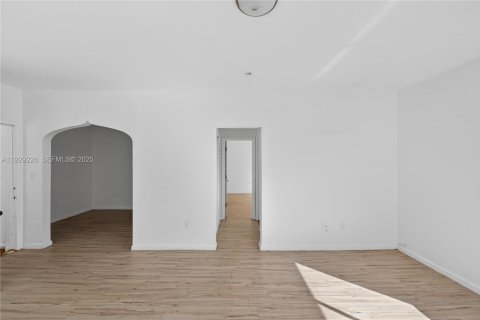 Снять в аренду квартиру в Майами-Бич, Флорида 1 спальня, № 1988745 - фото 7