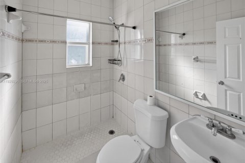 Снять в аренду квартиру в Майами-Бич, Флорида 1 спальня, № 1988745 - фото 14