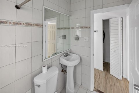 Снять в аренду квартиру в Майами-Бич, Флорида 1 спальня, № 1988745 - фото 13