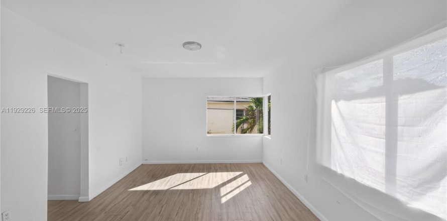 Квартира в Майами-Бич, Флорида 1 спальня № 1988745