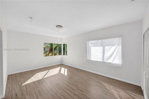 Снять в аренду квартиру в Майами-Бич, Флорида 1 спальня, № 1988745 - фото 18