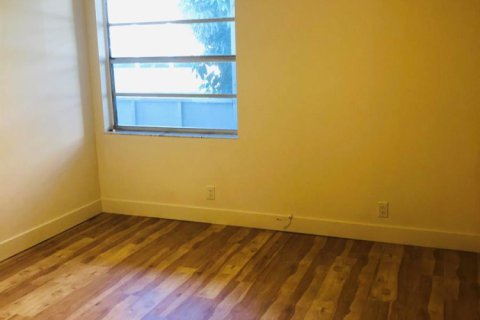 Condo in Delray Beach, Florida, 2 bedrooms № 2392910 - photo 8