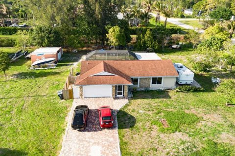 House in Loxahatchee Groves, Florida 3 bedrooms, 148.09 sq.m. № 2068240 - photo 10